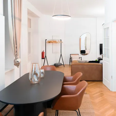 Near Ku'damm 아파트 *