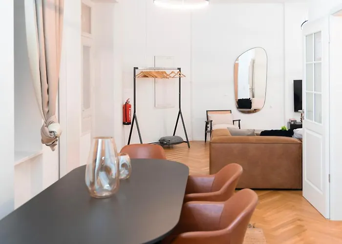 Near Ku'damm Daire *