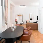 Near Ku'damm Apartamento *